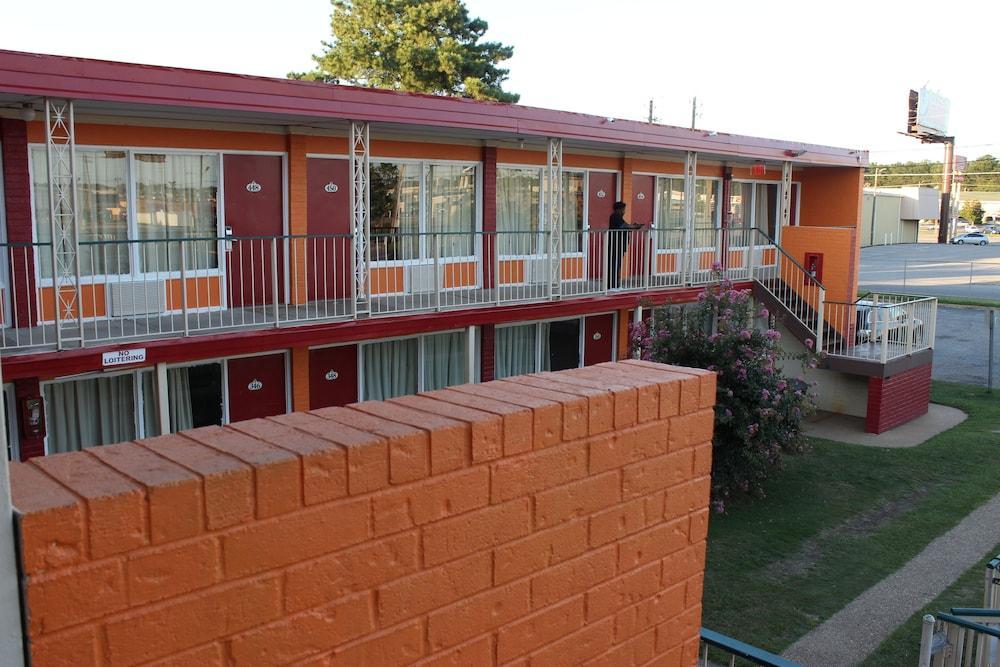 Motel 6 Tuscaloosa Al University Exterior photo